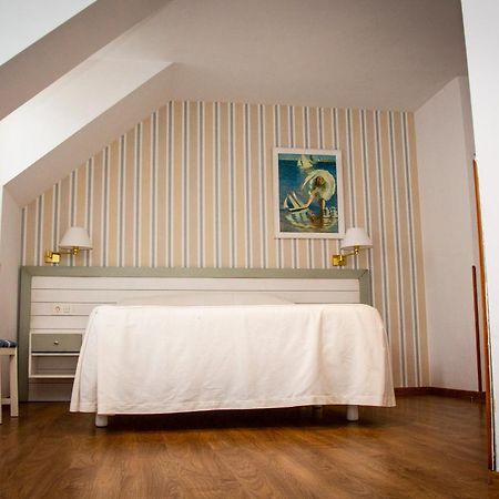 Hotel Isabel - Suarez Inclan 38 à Cudillero Extérieur photo