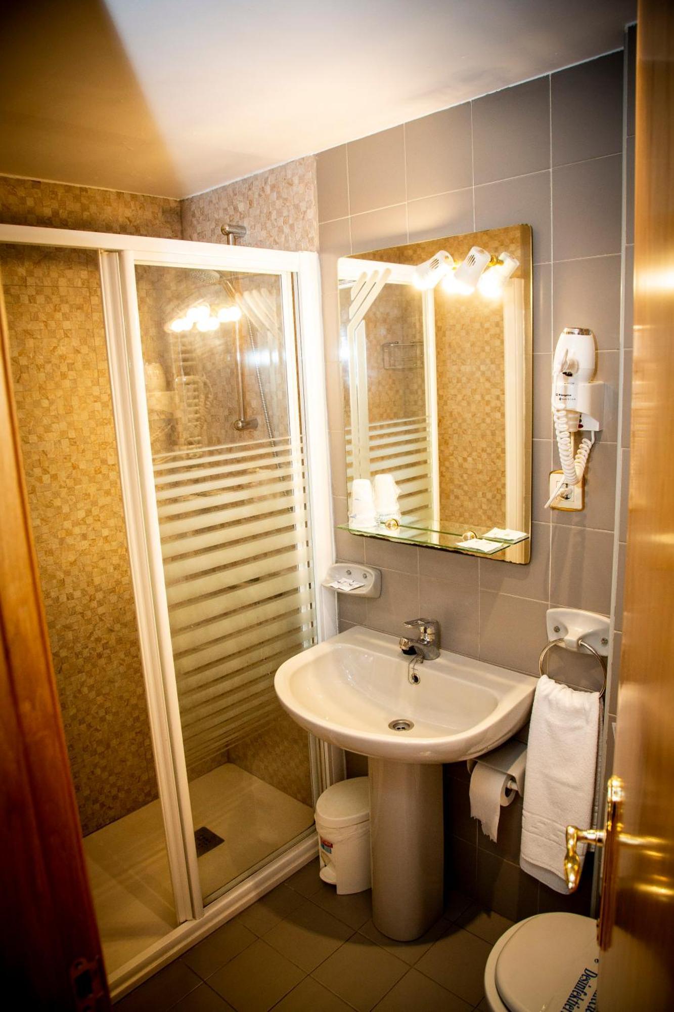 Hotel Isabel - Suarez Inclan 38 à Cudillero Chambre photo