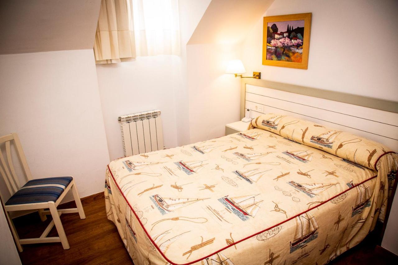 Hotel Isabel - Suarez Inclan 38 à Cudillero Extérieur photo